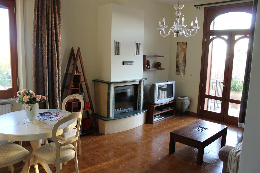 Villa Le Giare Ospitalita Diffusa Аджерола Екстериор снимка