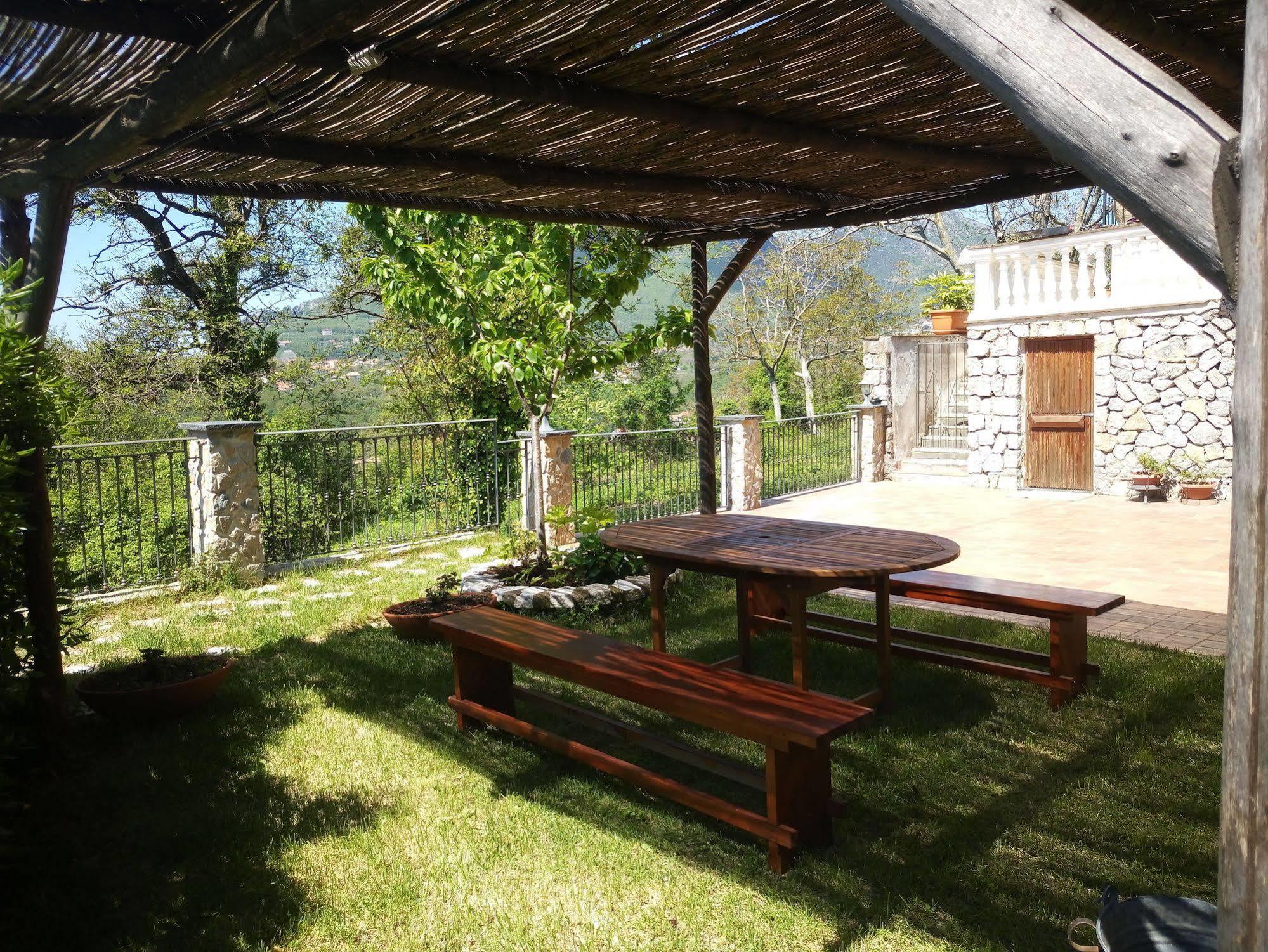 Villa Le Giare Ospitalita Diffusa Аджерола Екстериор снимка