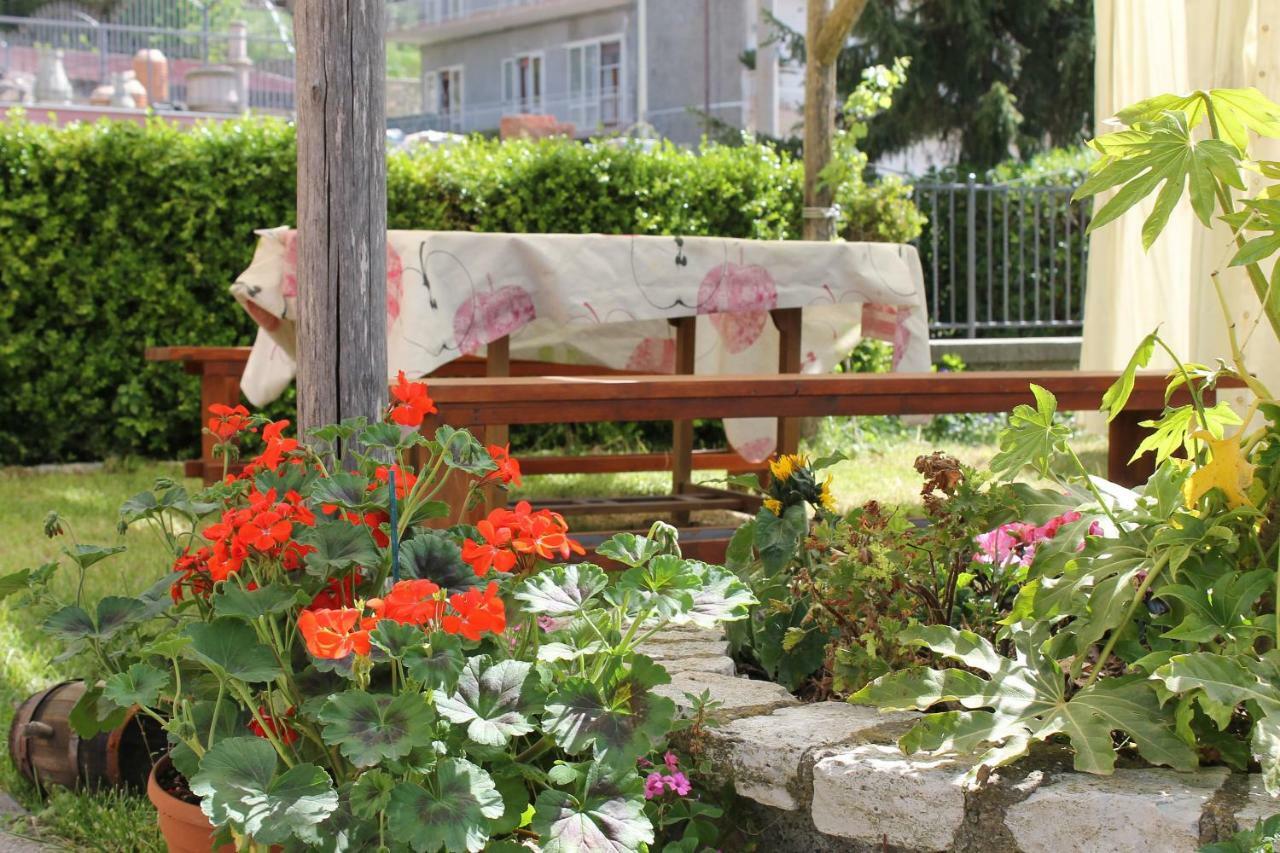 Villa Le Giare Ospitalita Diffusa Аджерола Екстериор снимка